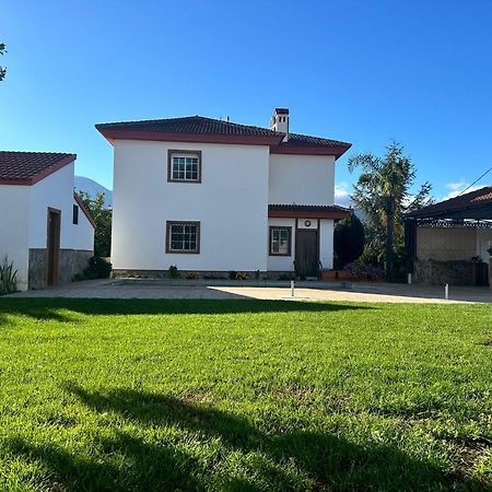 Casa Rural Las Cuatro Flores 오르히바 외부 사진