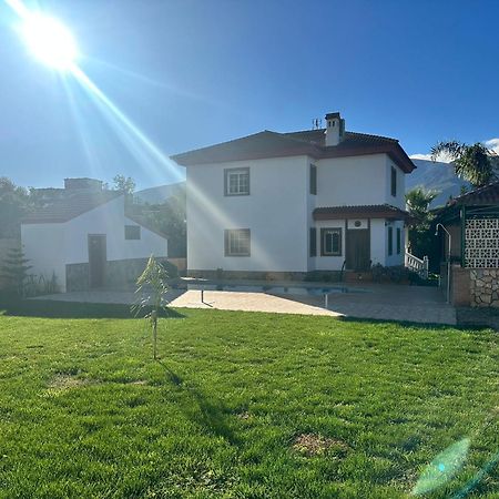 Casa Rural Las Cuatro Flores 오르히바 외부 사진